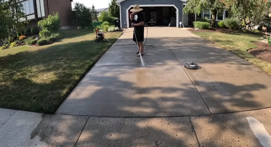 Before and after driveway pressure cleaning results in Bradenton FL