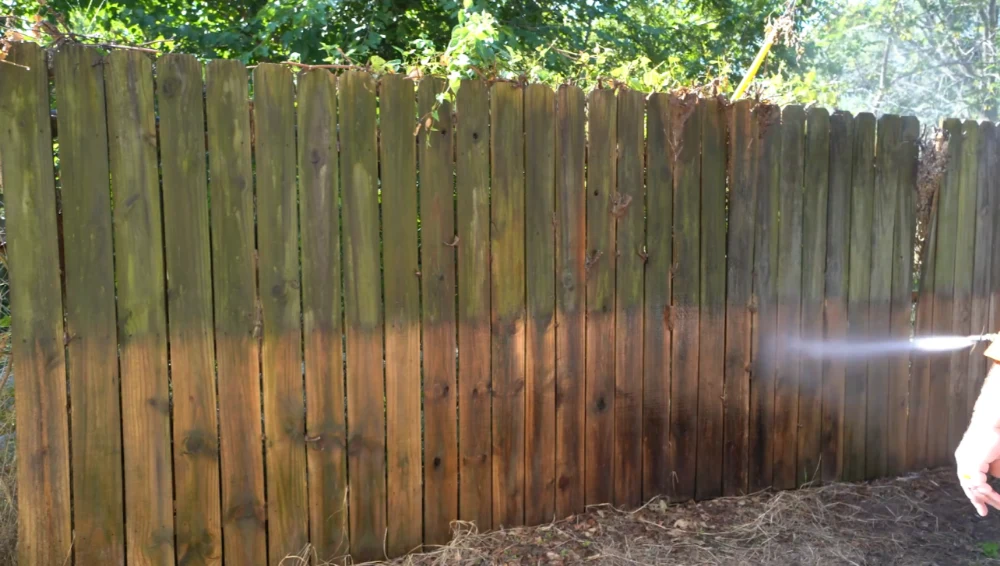 Fence pressure washing for wood and PVC in Bradenton, FL