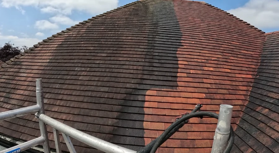 Home exterior cleaning service for South Bradenton homes