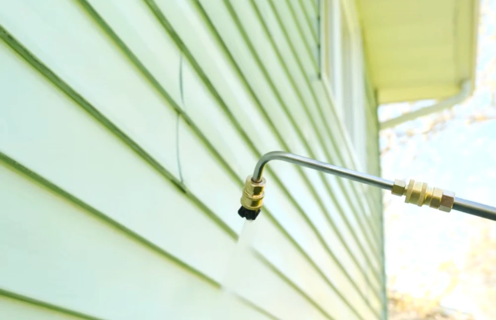 Vinyl siding cleaning service in Bradenton, FL