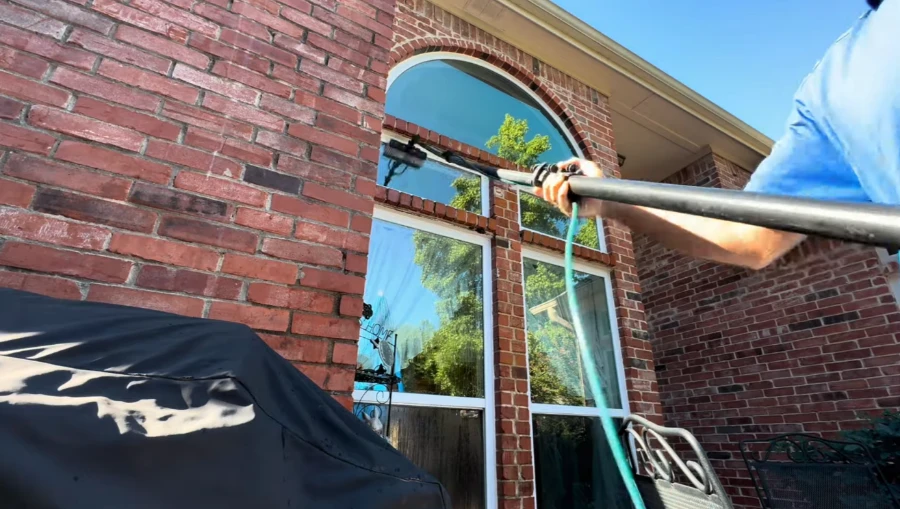 Professional window cleaning service in Bradenton, FL